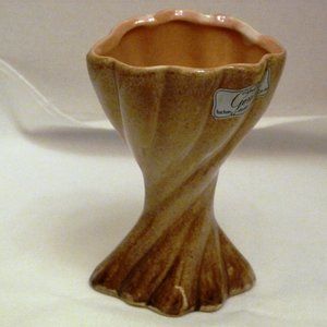 GONDER Art Pottery Made in USA 1940s Twisted 6 Inch Vase